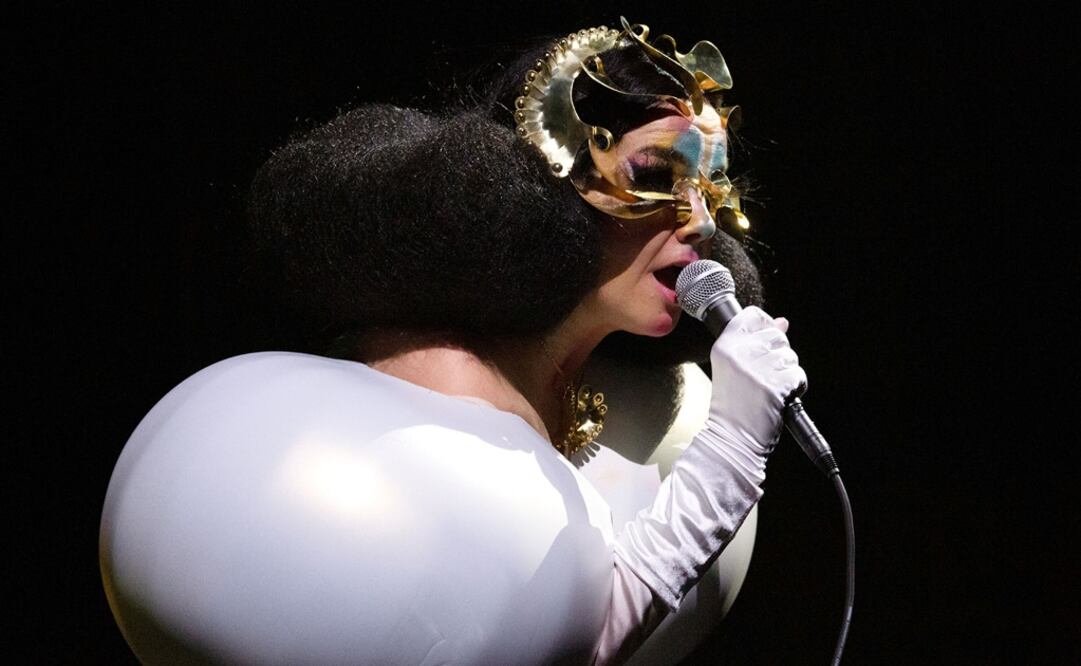 La cantante define su show más grande como un “teatro musical”. Foto cortesía Björk