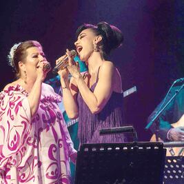 Amigas le cantan al amor y desamor