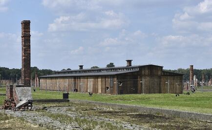Museo de Auschwitz pide a los visitantes no tomarse "selfies"