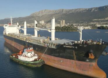 Embajada de EU en Yemen acusa a hutíes de secuestrar a tripulantes del barco hundido "Eternity C"; exige su liberación inmediata