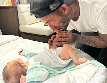 Enternecedor el momento en que David Beckham conoció al bebé de Marc Anthony 
