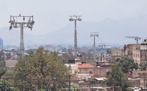 Al momento se han colocado 47 de las 62 torres metálicas que sostendrán el sistema de transporte. Foto: Luis Camacho/ EL UNIVERSAL