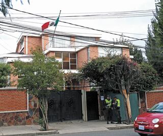 Bolivia viola inmunidad de embajadora de México