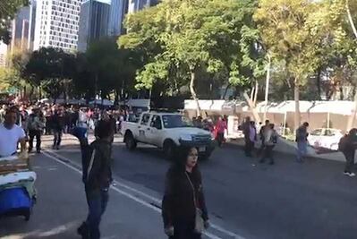 Con Marcha, maestros exigen mejoras laborales a AMLO