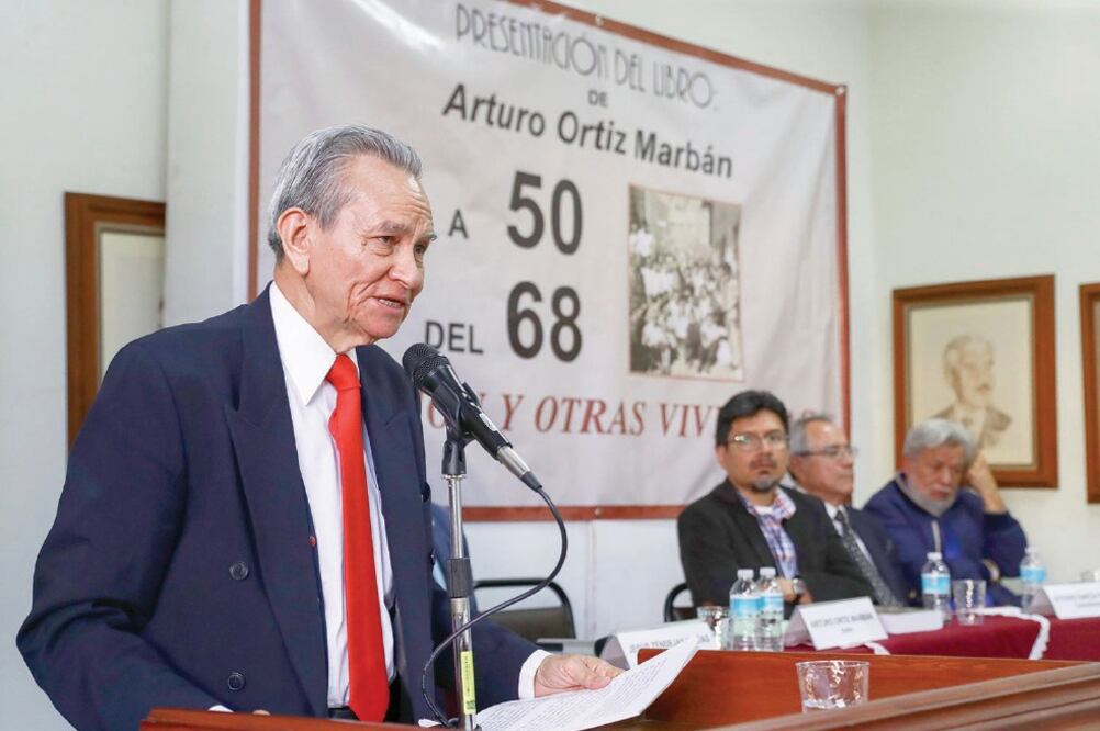 Arturo Ortiz Marbán, exintegrante del Partido Comunista Mexicano, durante la presentación de su libro A 50 del 68. Prisión y otras vivencias (DIEGO SIMÓN. EL UNIVERSAL)