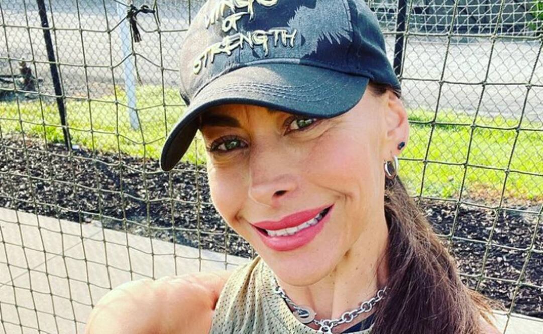Vanessa Guzmán, de 47 años, impacta en redes por presumir su disciplinada figura.