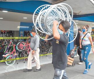 La industria de la bici pedalea duro en medio de la tragedia