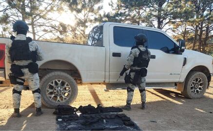 Guardia Nacional y Ejército aseguran armamento en camioneta blindada en Chihuahua; establecen búsqueda de responsables