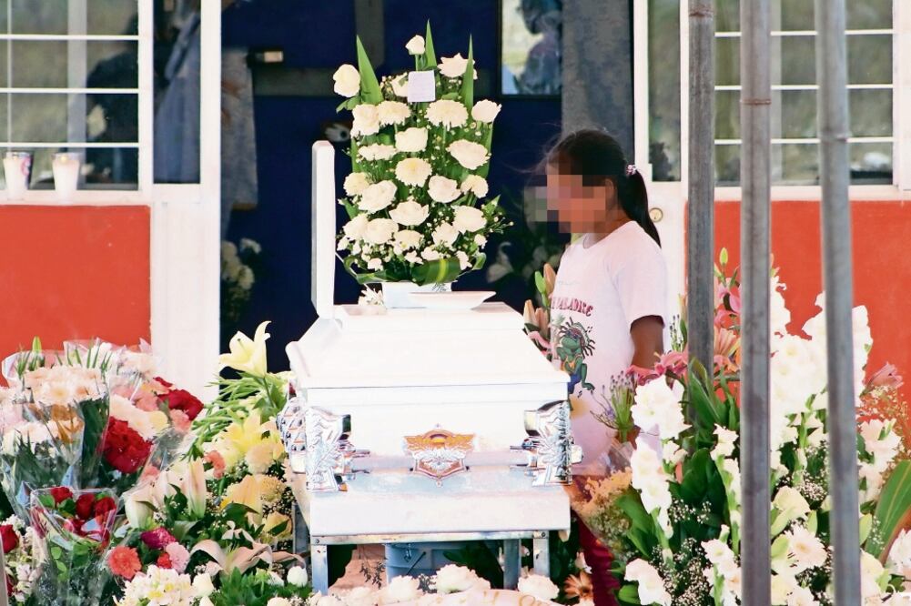 Aideé hoy será sepultada en el cementerio de Huatlatlauca, a 84.5 kilómetros de la ciudad de Puebla, un pueblo de no más de 300 habitantes en la región de la mixteca poblana y de donde es originaria su familia.