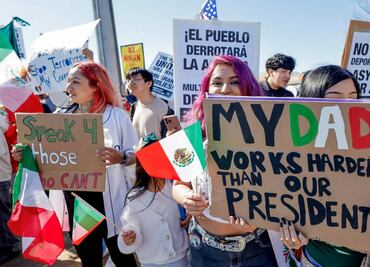 “Un día sin Latinos en Estados Unidos”: Llaman a protestar contra políticas migratorias el 3 de febrero; piden no ir al trabajo o la escuela