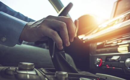Cómo cuidar la transmisión manual de tu auto