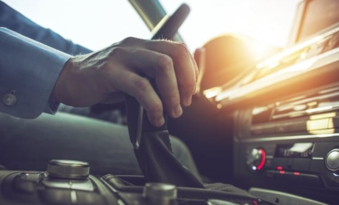 Cuida la caja de cambios para garantizar su rendimiento. Foto: Freepik