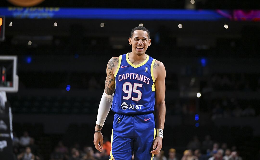 Juan Toscano en un juego con los Capitanes de la Ciudad de México - Foto: Imago7