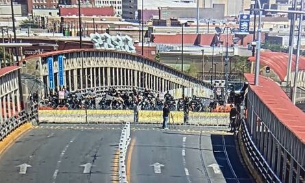 Concluye manifestación de migrantes; reabren Puente Internacional Paso del Norte en Ciudad Juárez