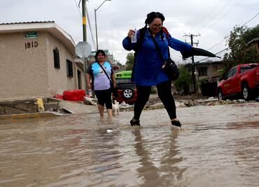FOTOS: Lluvias intensas en Ciudad Juárez, Chihuahua, dejan inundaciones y daños en vehículos y viviendas