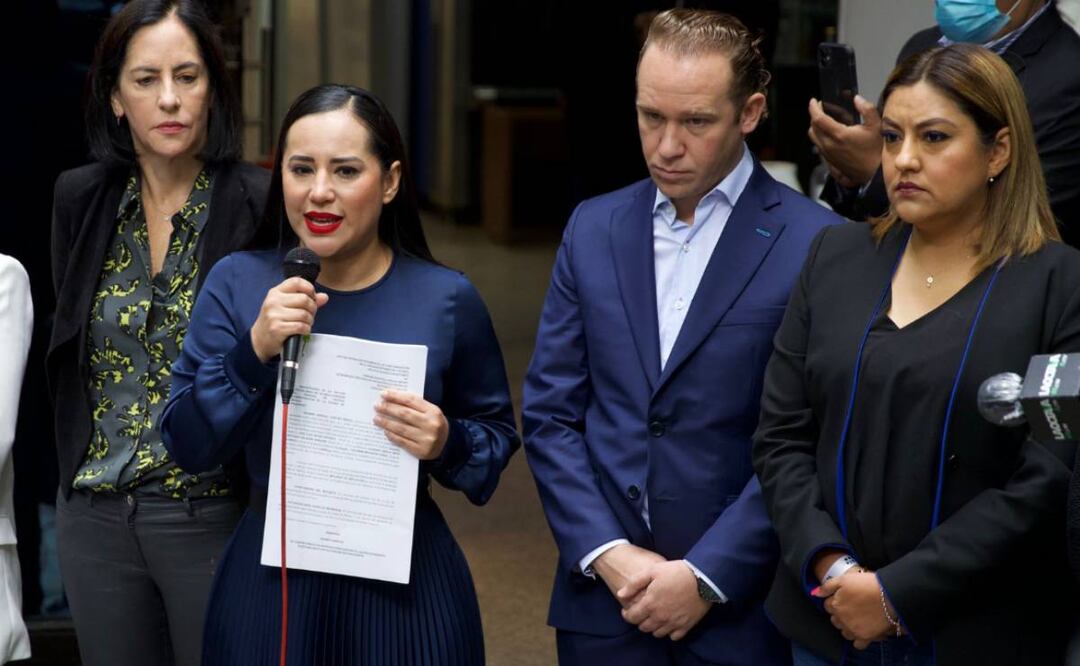 Alcaldes de oposición cuestionaron la sentencia contra Sandra Cuevas. Foto: Germán Espinosa
