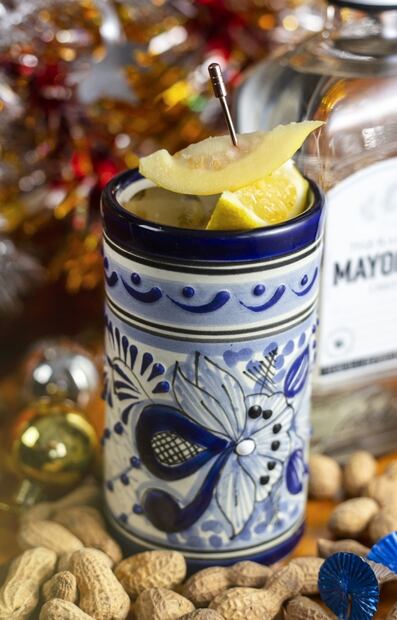 Prepara cocteles inspirados en el sabor de las piñatas