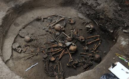 Hallan en Tlalpan entierro ritual con cadáveres entrelazados