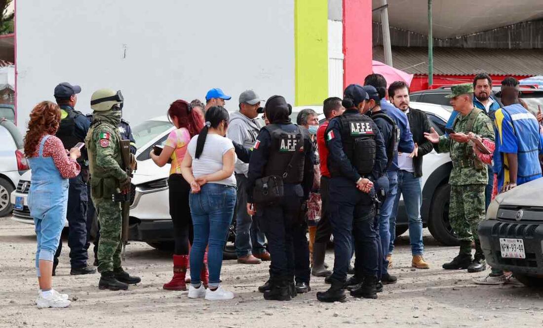Todos los lesionados son comerciantes establecidos del área de Húmedos y al lugar llegó una ambulancia del Servicio de Urgencias del Estado de México (SUEM). Foto: Rebeca Jiménez. EL UNIVERSAL