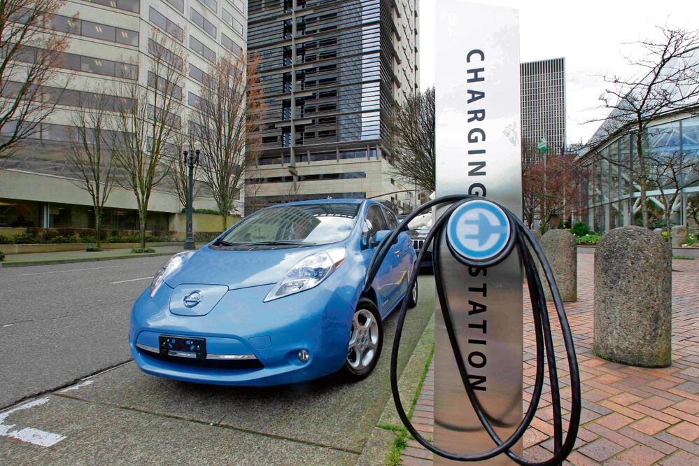 Expertos piden un cargador universal para autos eléctricos. Foto: EL UNIVERSAL