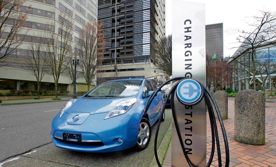 Expertos piden un cargador universal para autos eléctricos. Foto: EL UNIVERSAL