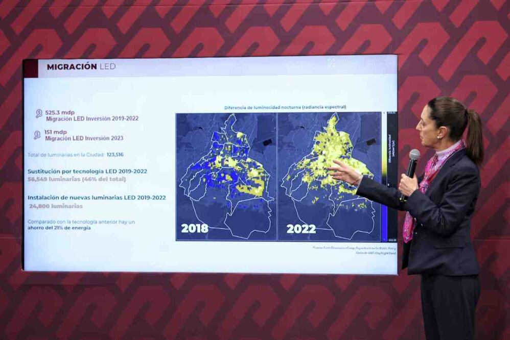 Claudia Sheinbaum muestra mapa de la CDMX iluminada. Especial
