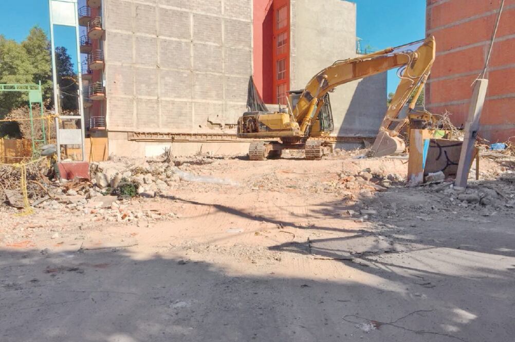 El edificio de Xola 32, fue el último que se integró a la lista de las estructuras que fueron derrumbadas por tener daños del 19-S (ESPECIAL)
