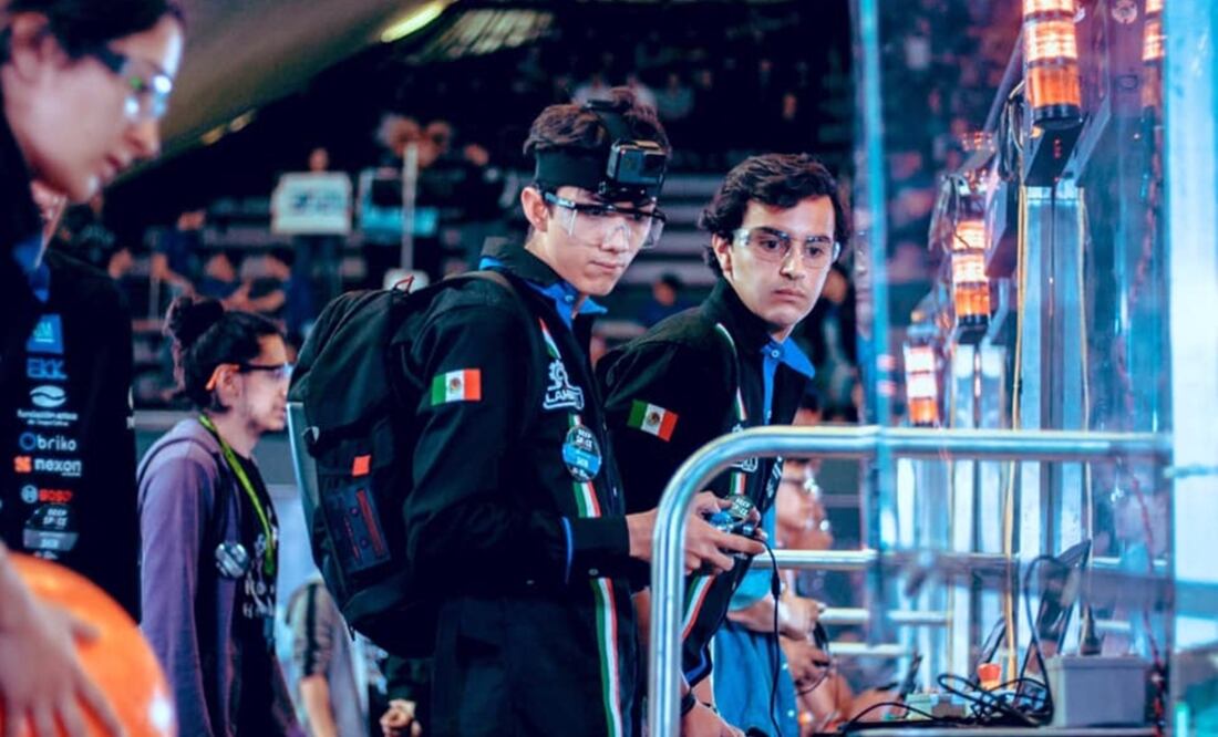 “The competition was exciting, in all senses of the word. It is truly rewarding to see the kids putting their knowledge into practice,” commented Federico Berndt, the team’s head coach - Photo: Taken from LAMBOT 3478's official Facebook page