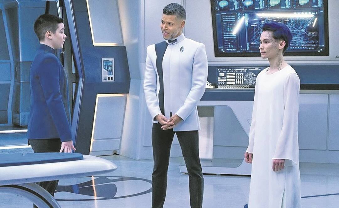 Cruz (derecha) debutó con un personaje gay en la serie El mundo de Ángela (1994).  Foto: PARAMOUNT+