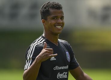 Si Gio llega al América, Ménez se va