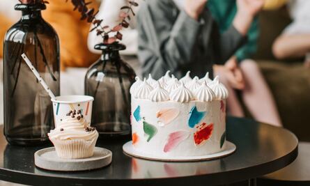 Dejan a niño plantado el día de su cumpleaños y convocatoria en internet le regala un día especial