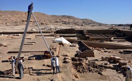 Excavaciones dejan al descubierto muros del templo de Tutmosis III