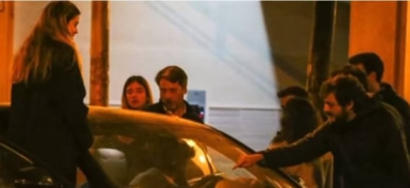 Captan a Piqué y a su novia Clara Chía festejando su primer aniversario