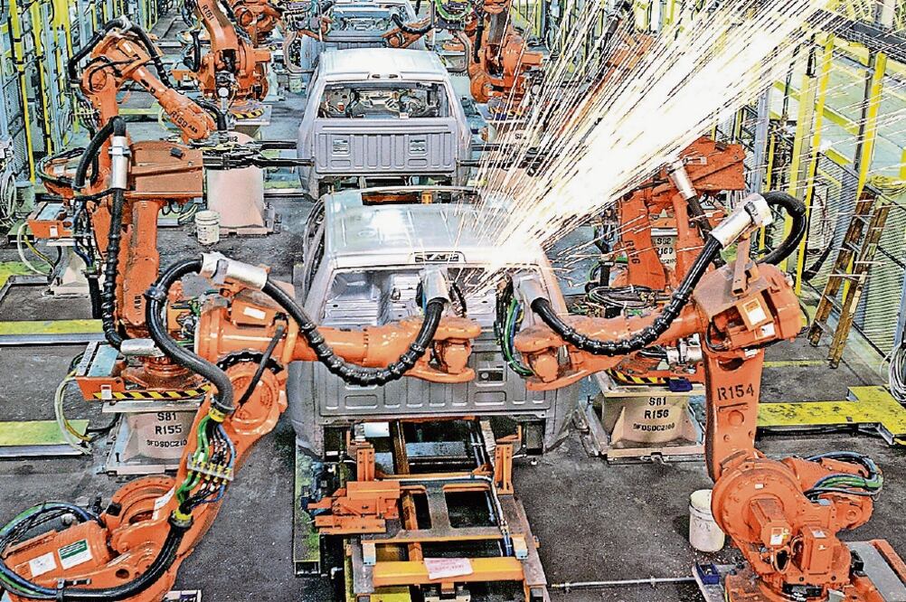 Fábrica robotizada de armado de autos en la planta de camionetas de Chrysler, en la ciudad de Warren, Michigan (ARCHIVO EL UNIVERSAL)