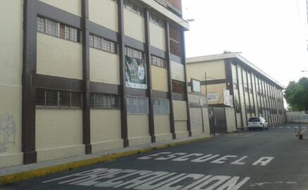 Sepultan a adolescente que murió atragantado en secundaria de Venustiano Carranza