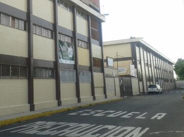 Sepultan a adolescente que murió atragantado en secundaria de Venustiano Carranza