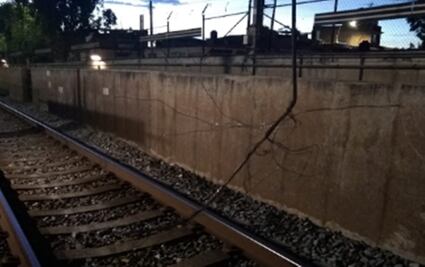 Metro suspende servicio en las estaciones Los Reyes y La Paz