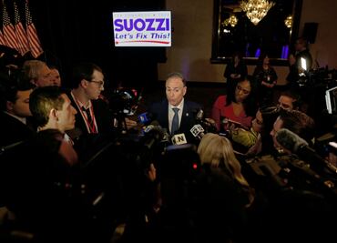 Demócratas arrebatan escaño a los republicanos en la Cámara de Representantes, proyectan medios