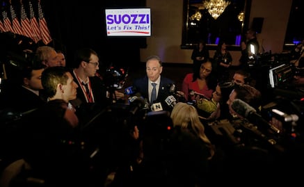 Demócratas arrebatan escaño a los republicanos en la Cámara de Representantes, proyectan medios