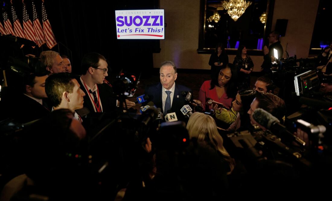 Presidente del Comité Demócrata del Estado de Nueva York, habla con los medios de comunicación. Foto: EFE