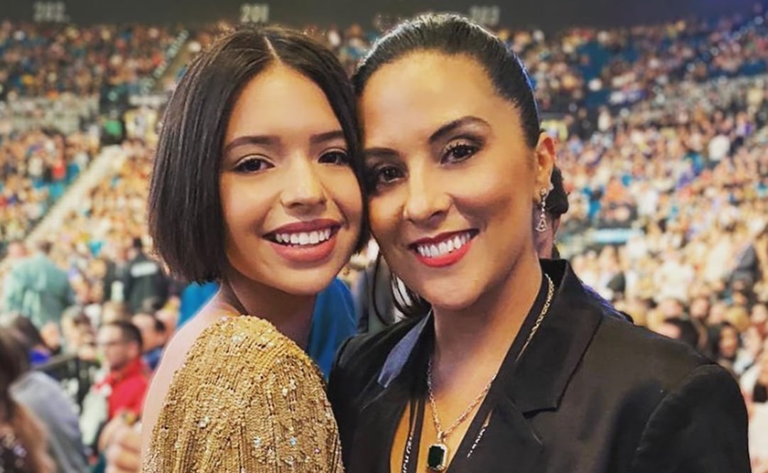 Ángela Aguilar y su madre Aneliz Alcalá. Foto: Instagram oficial.