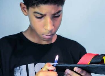 El exitoso mercado de chanclas que un niño de 14 años se inventó en Venezuela