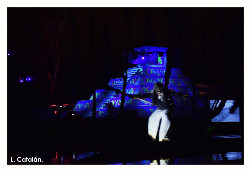 La Llorona en Xochimilco. (Foto: L. Catalán/www.facebook.com/iza.izardui)