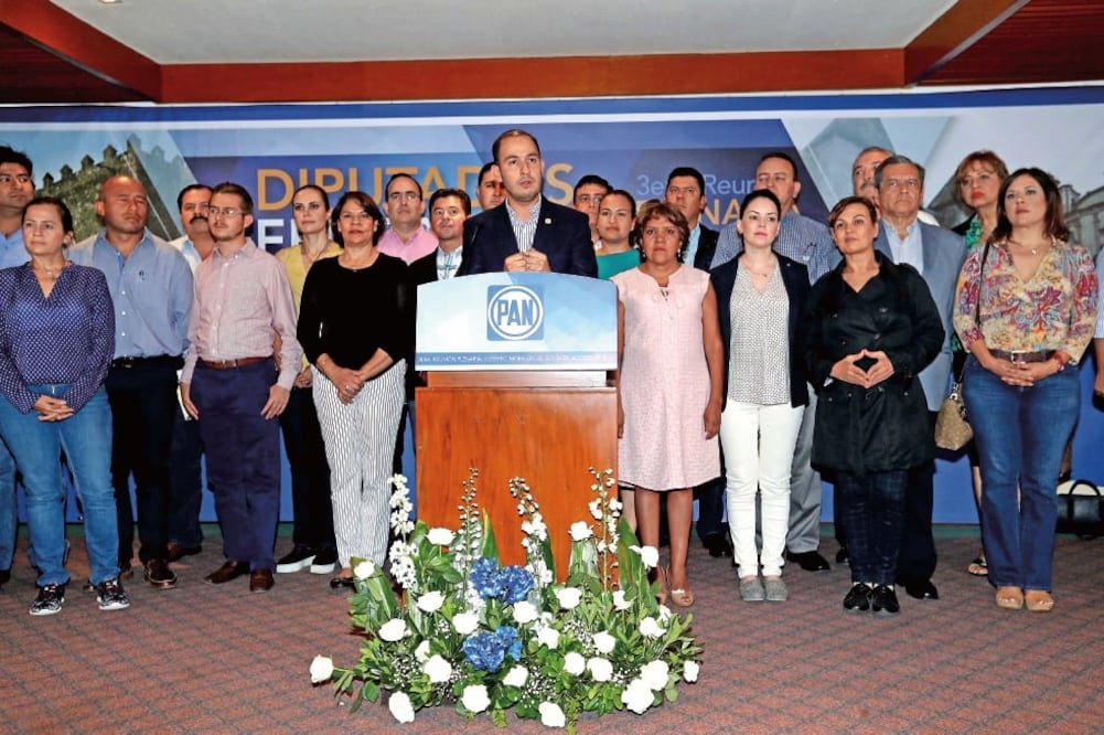 El coordinador de los diputados panistas Marko Cortés clausuró ayer la tercera reunión plenaria de Acción Nacional en Jiutepec, Morelos (FERNANDO RAMÍREZ. EL UNIVERSAL)