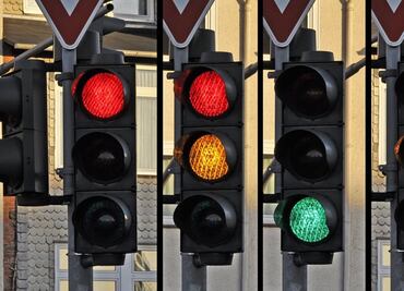 ¿De cuánto es la multa por pasarse un semáforo rojo en CDMX?