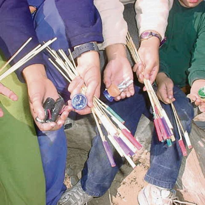 Riesgo. Expertos advierten que en Año Nuevo aumentan las quemaduras en los menores de edad por el uso indebido de cohetes. Foto: ARCHIVO EL UNIVERSAL
