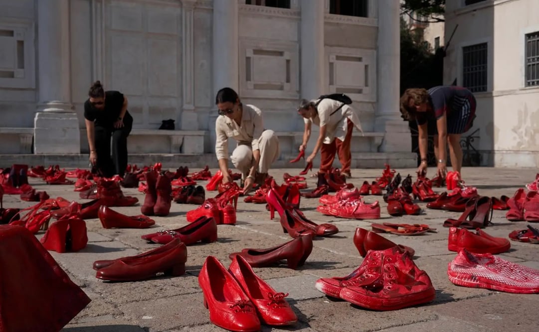 La obra "Zapatos Rojos" que se presenta en Venecia.Foto: Elena Andrea.