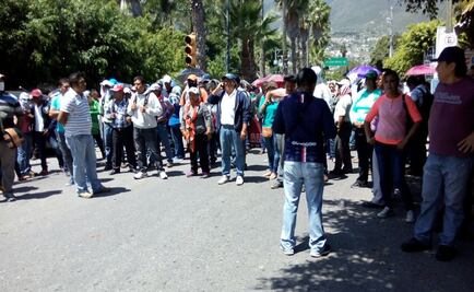 Docentes desalojan oficinas de la Secretaría de Salud en Guerrero