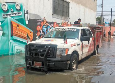 Agua subió hasta 80 cm de altura en Ecatepec