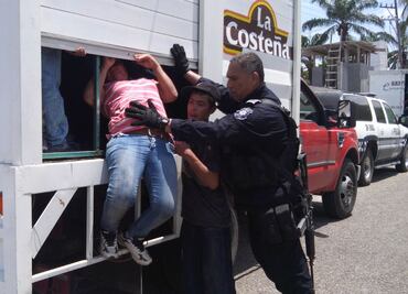 Salvan a 95 migrantes en Veracruz